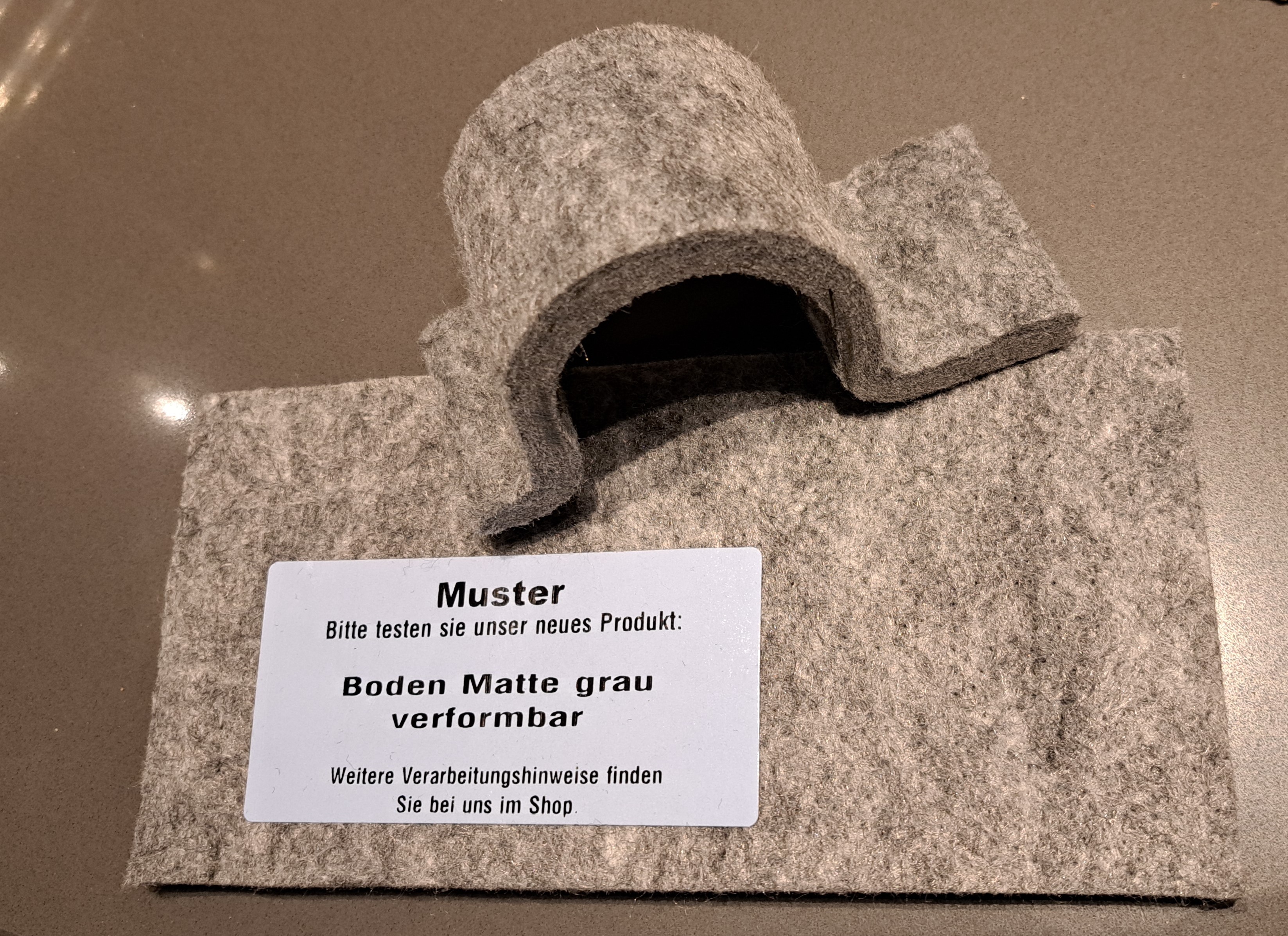  ( 11)  Boden-Matte grau verformbar  