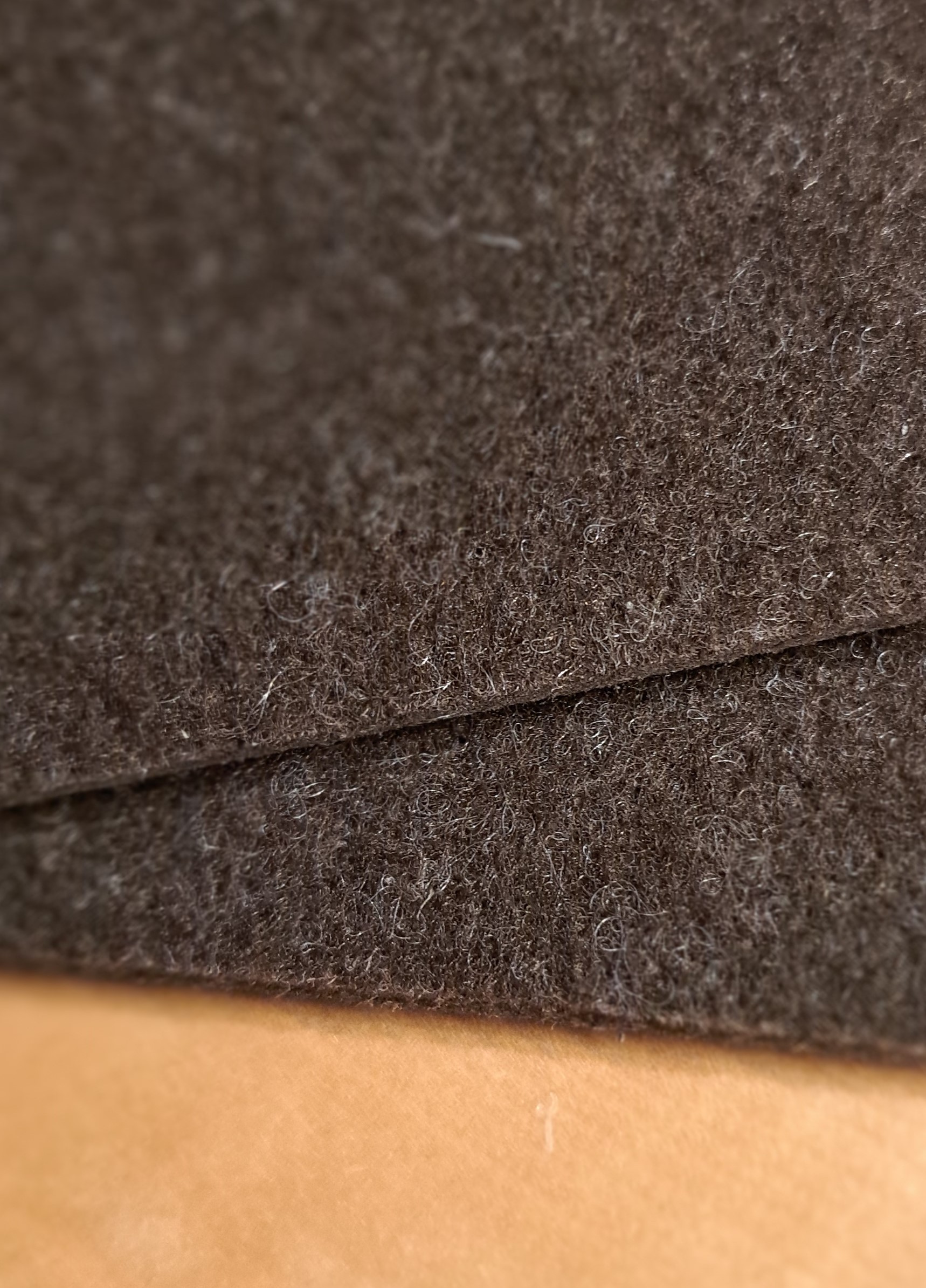 Auslaufteil - Verkleidungsvlies  ( braun ) 