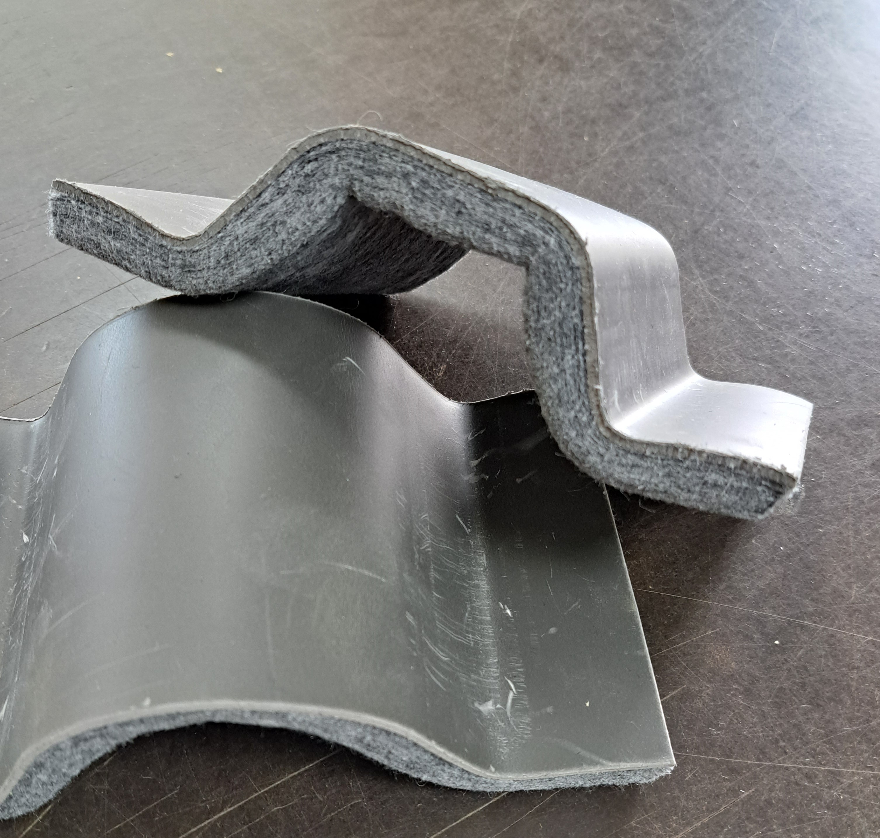 ( 15 ) Bodendämmung Filz  grau mit Schwerschicht (verformbar)  
